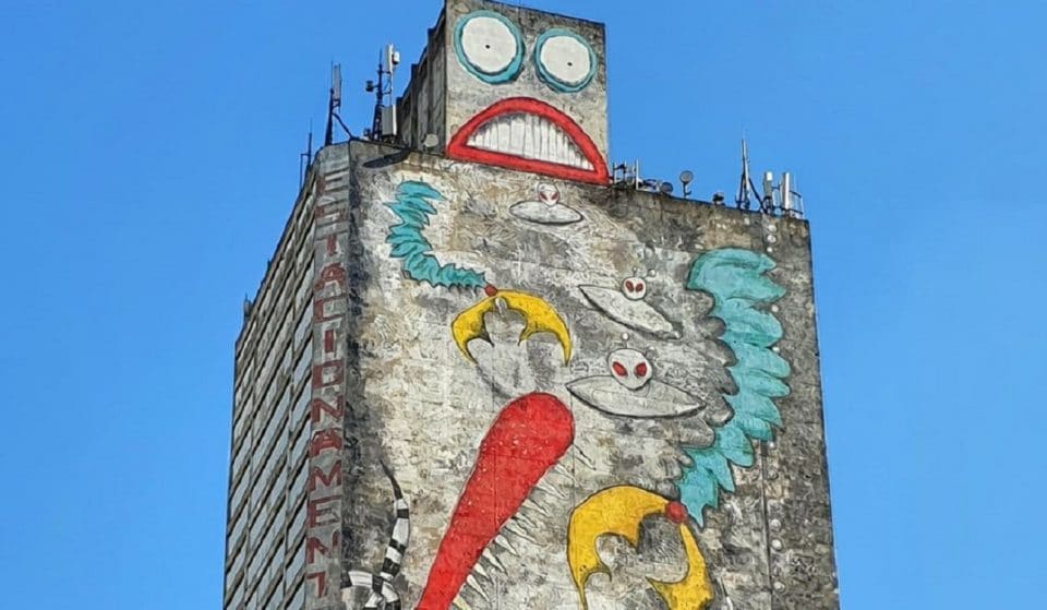 Novo mural em prédio de São Paulo tem desenho assinado por Tim Burton