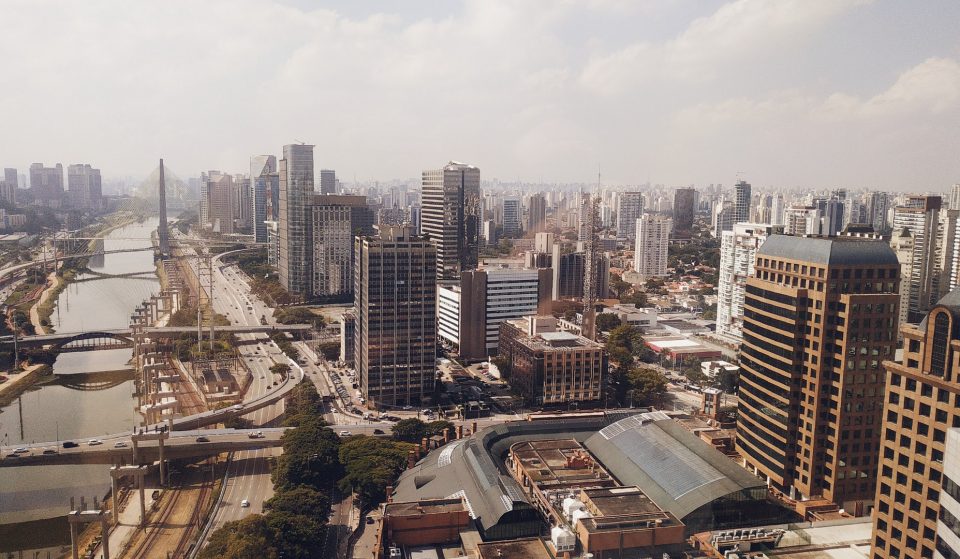 Quando está fora de São Paulo, do que você sente mais falta?