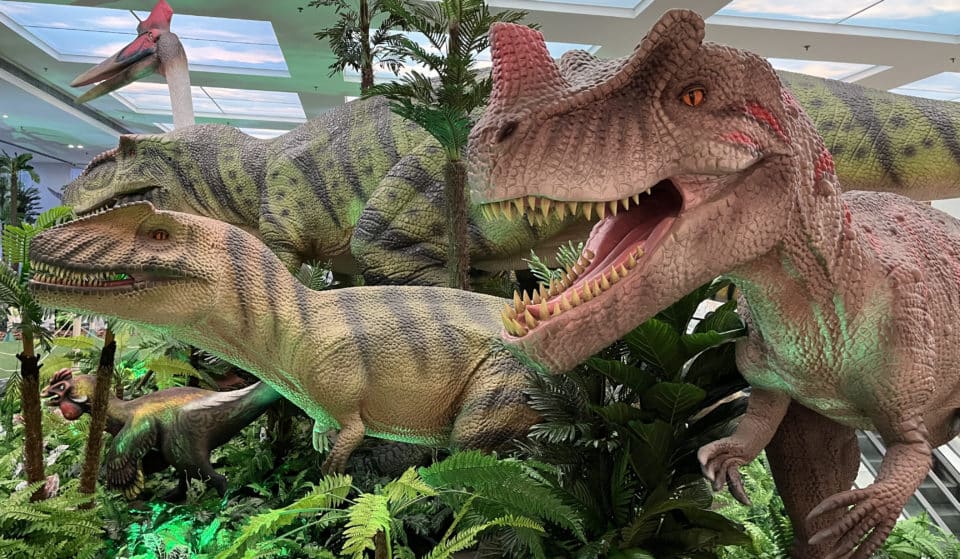 ‘O Mundo dos Dinossauros’ traz mais de 40 réplicas e é diversão garantida para as crianças